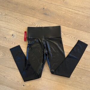 Carbon 38 Leggings Womens Medium Black Metallic Liquid Shine Stretch Mid Rise